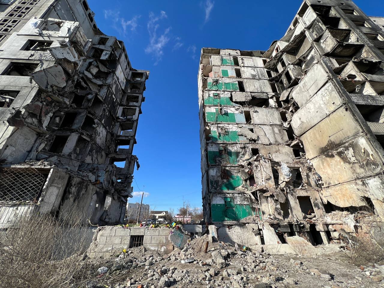 Річниця бомбардування Бородянки: як зараз виглядають зруйновані авіаударами багатоповерхівки 3