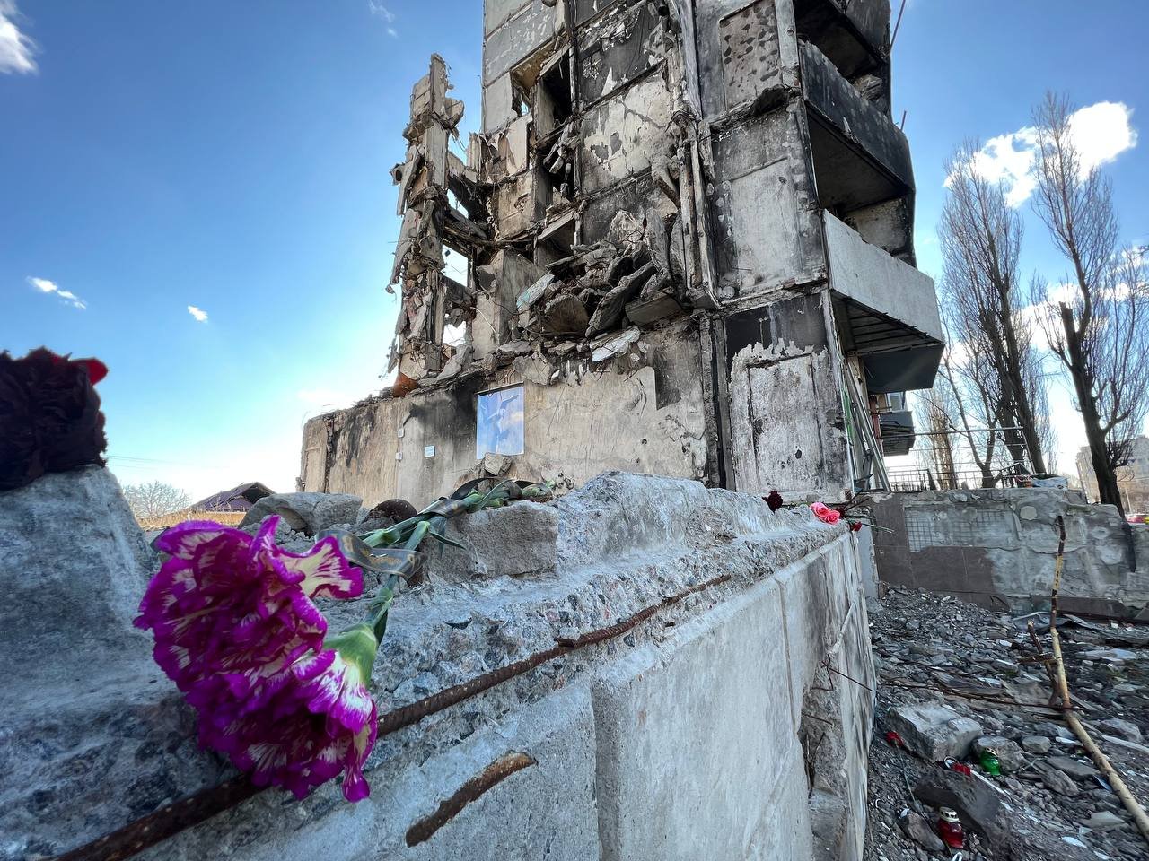 Річниця бомбардування Бородянки: як зараз виглядають зруйновані авіаударами багатоповерхівки 8