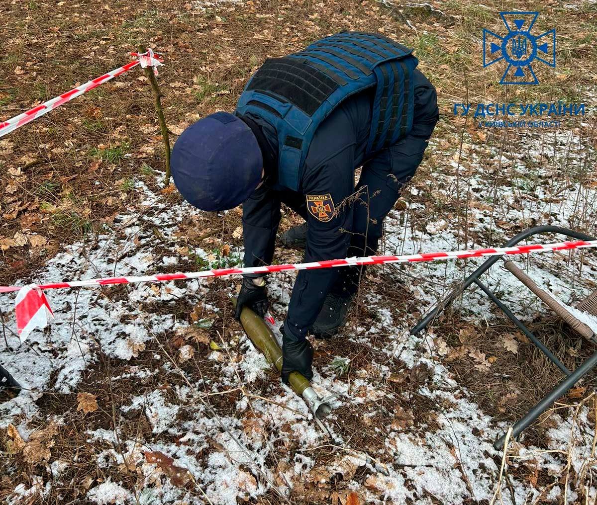 На Київщині місцеві продовжують знаходити вибухонебезпечні предмети 2