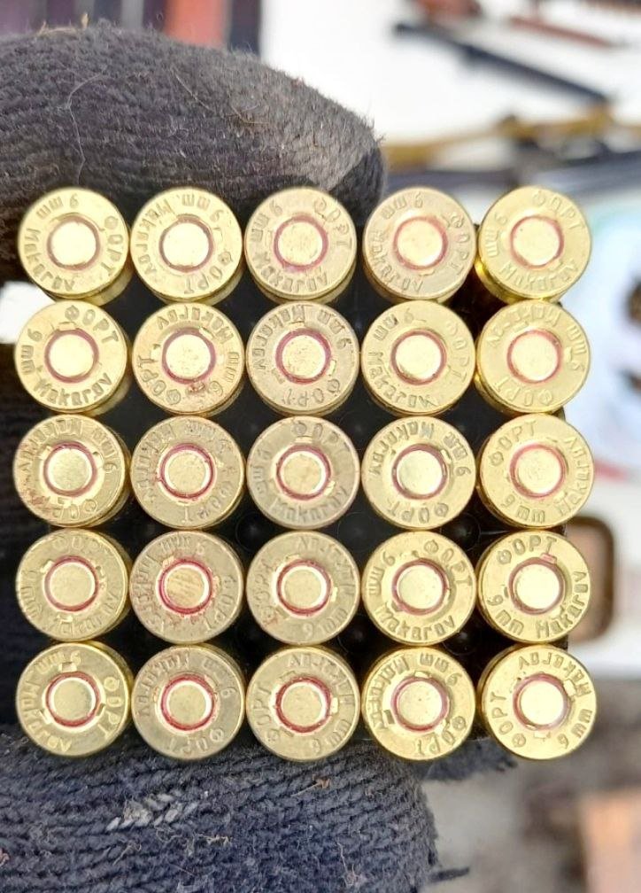 5500 набоїв, автомат та амфетамін: на Київщині викрили озброєних наркоторговців 3