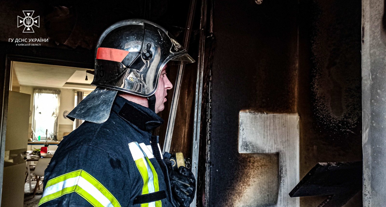 Отруєння чадним газом та чисельні опіки: на Київщині постраждали троє людей через вибух акумуляторної батареї 4