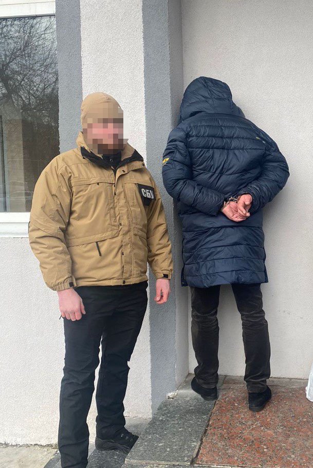 $9000 за зняття з військового обліку: у Києві затримали посадовця Міноборони України 7