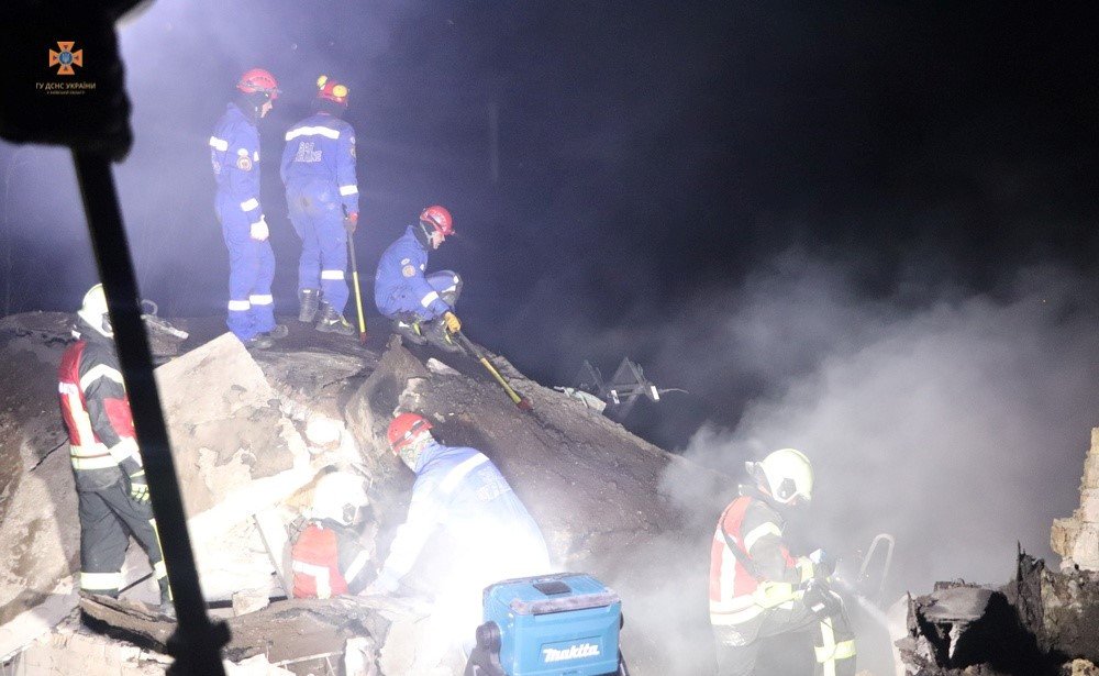 На Київщині у Ржищеві під час атаки дронами загинув водій шидкої, що рятував людей: коментар поліції з місця подій 5