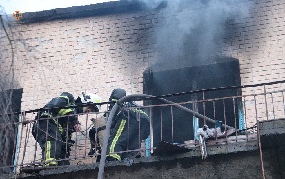 На Київщині у Ржищеві під час атаки дронами загинув водій шидкої, що рятував людей: коментар поліції з місця подій 9