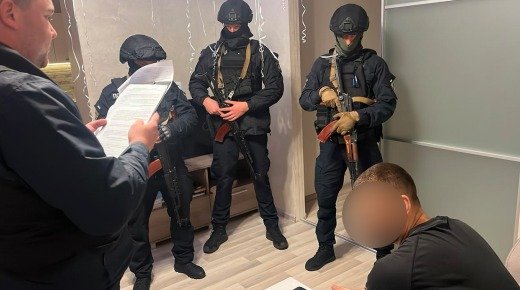 По 150 тисяч гривень за день: у Києві викрили сутенерів, які створили мережу борделів на орендних квартирах 3