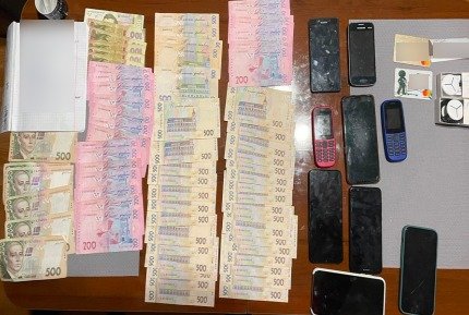 По 150 тисяч гривень за день: у Києві викрили сутенерів, які створили мережу борделів на орендних квартирах 4