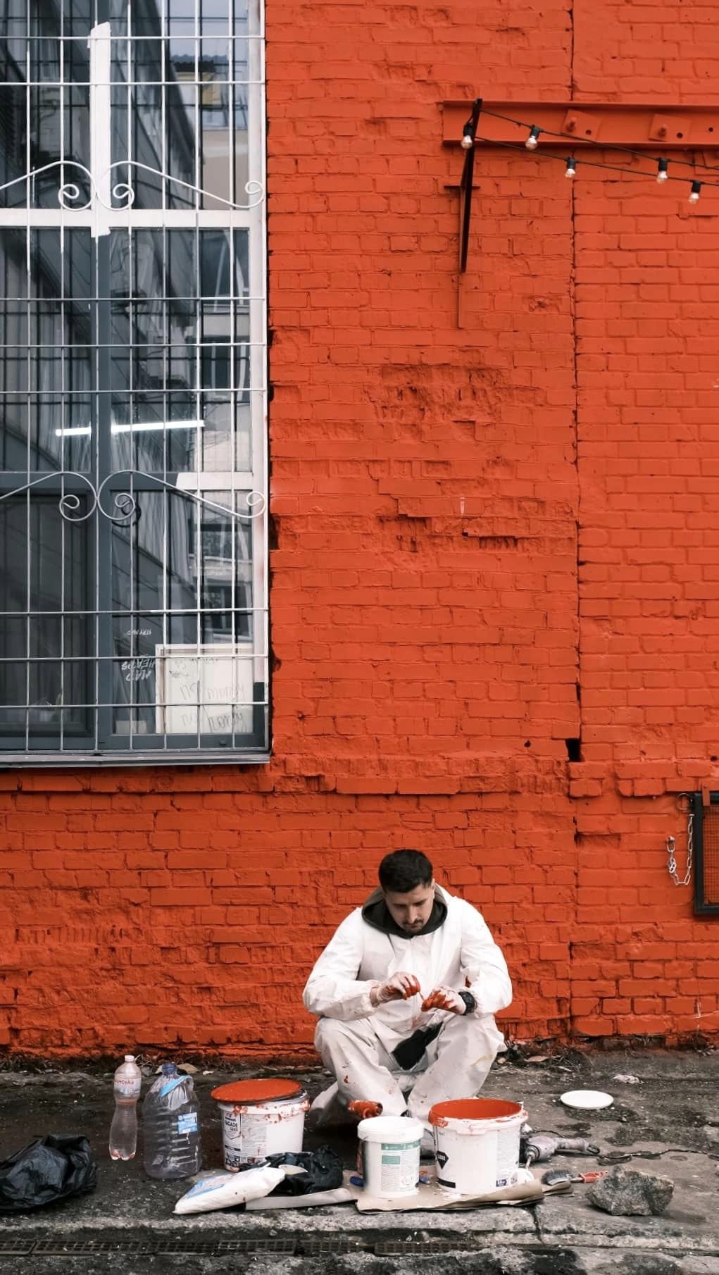 У Києві створили мурал на підтримку полонених бійців з "Азовсталі": де побачити 4