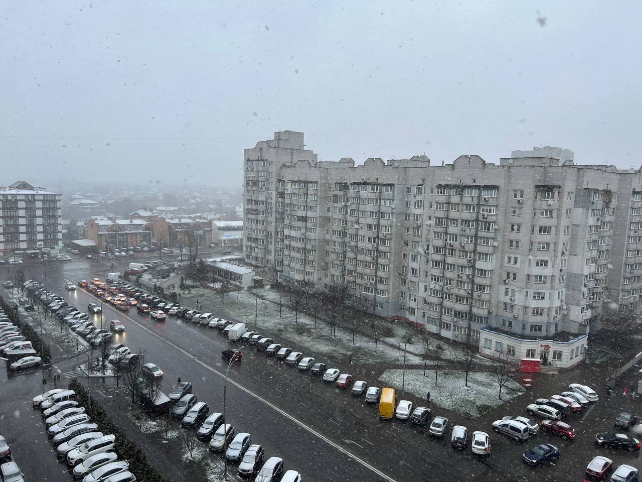 Київ засипає снігом: фото та відео 1