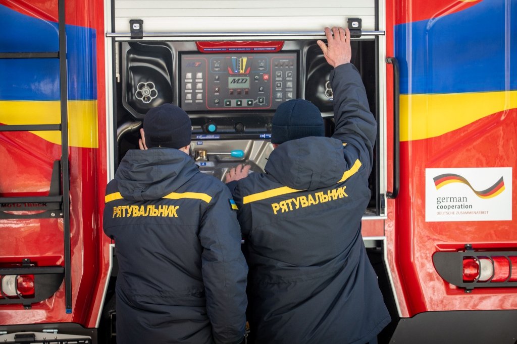 Київ отримав чотири нових найсучасніших пожежних автомобілі: в чому їх перевага 2