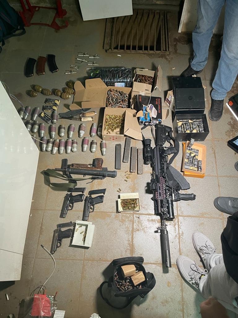 У Києві викрили нарколабораторію зі складом «продукції» на 10 млн гривень та арсенал зброї 5