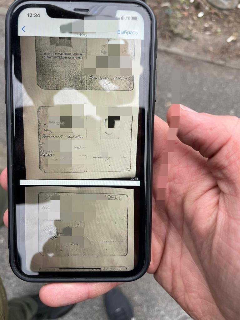 $5 000 за "білий квиток" для виїзду за кордон: у Києві брат із сестрою розробили протизаконну схему 4