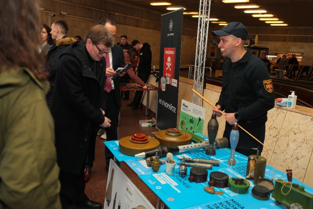 У Києві на станції метро «Золоті ворота» відкрилась нова виставка: що можна побачити 5