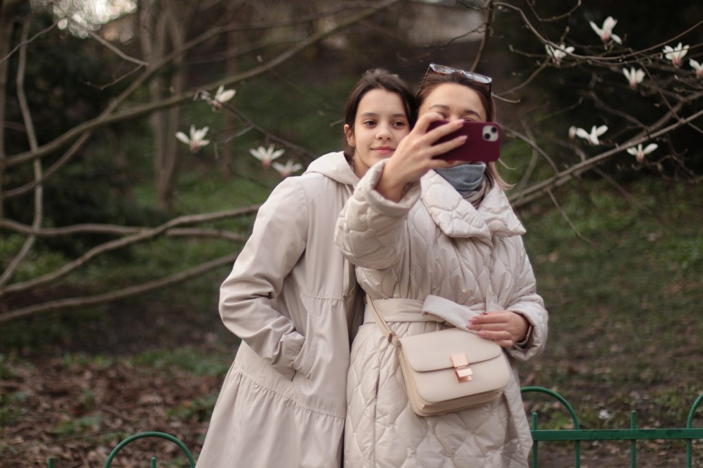 У Києві зацвіли перші дерева магнолій: де зробити гарні фото 6