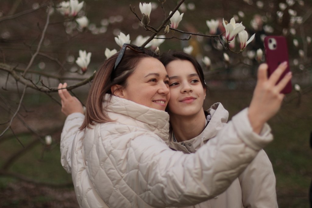 У Києві зацвіли перші дерева магнолій: де зробити гарні фото 21