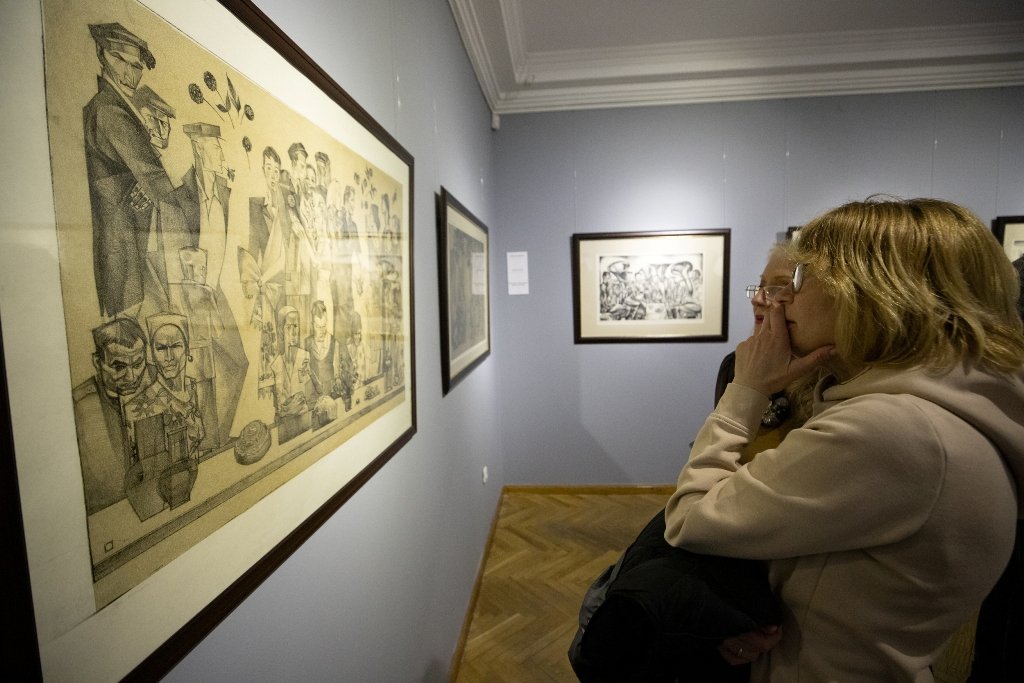 У Києві відкрилась нова виставка киянки в еміграції: де побачити 11