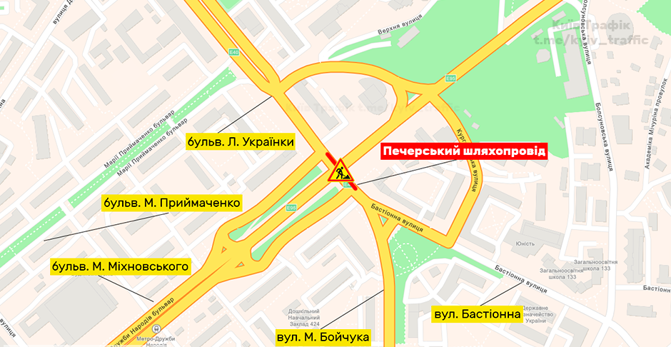 У Києві обмежили рух на Печерському шляхопроводі 1