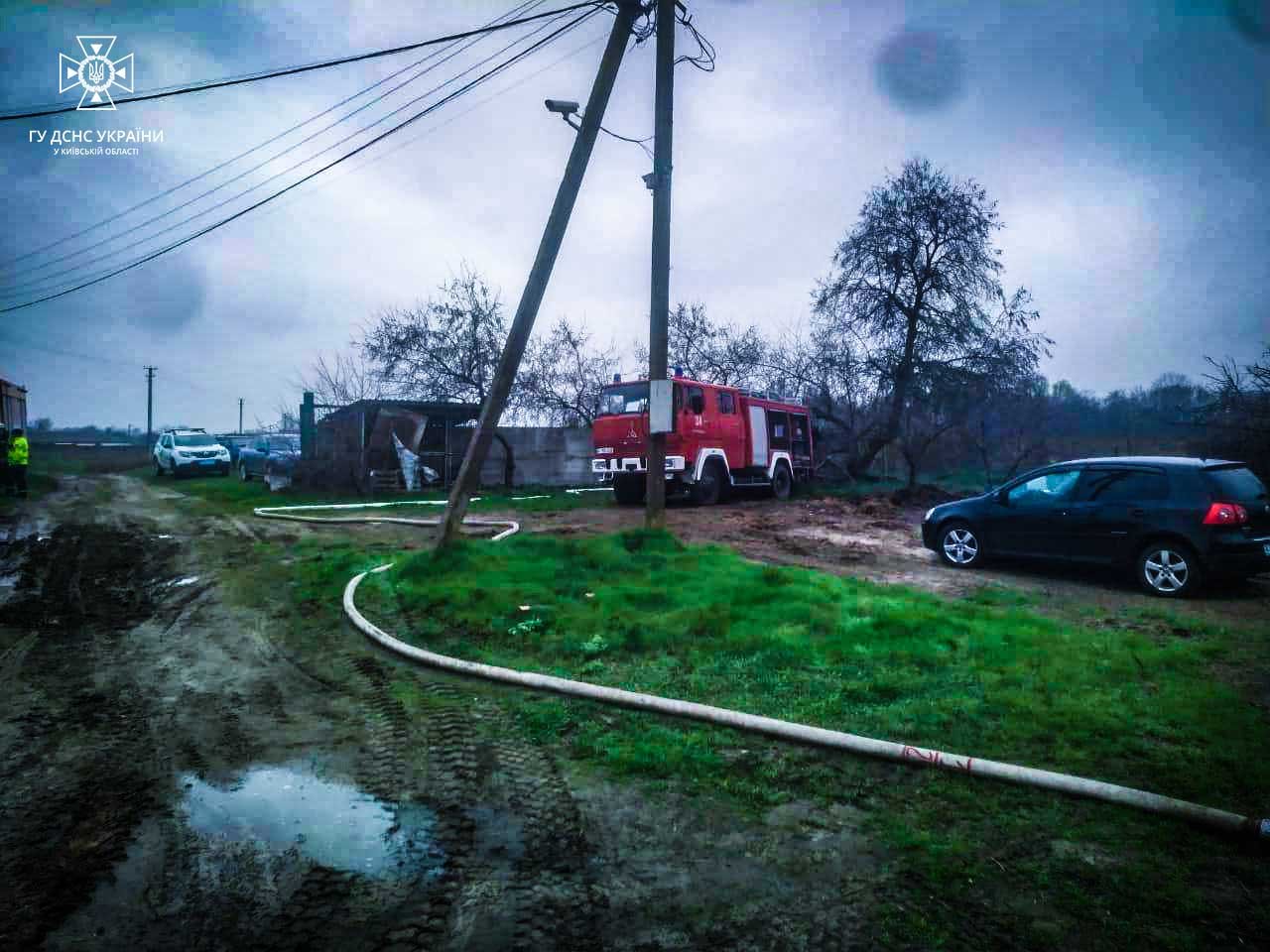 На Київщині під час пожежі загоріла тисяча курей 2