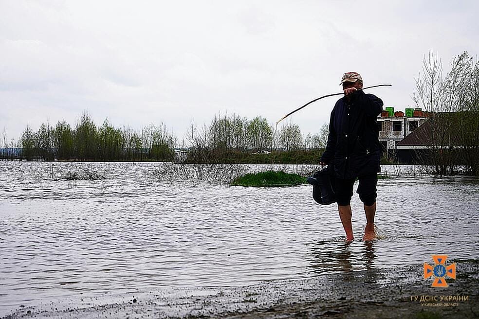 Як Київщина потерпає від підтоплень: рятувальники надають допомогу постраждалим 8