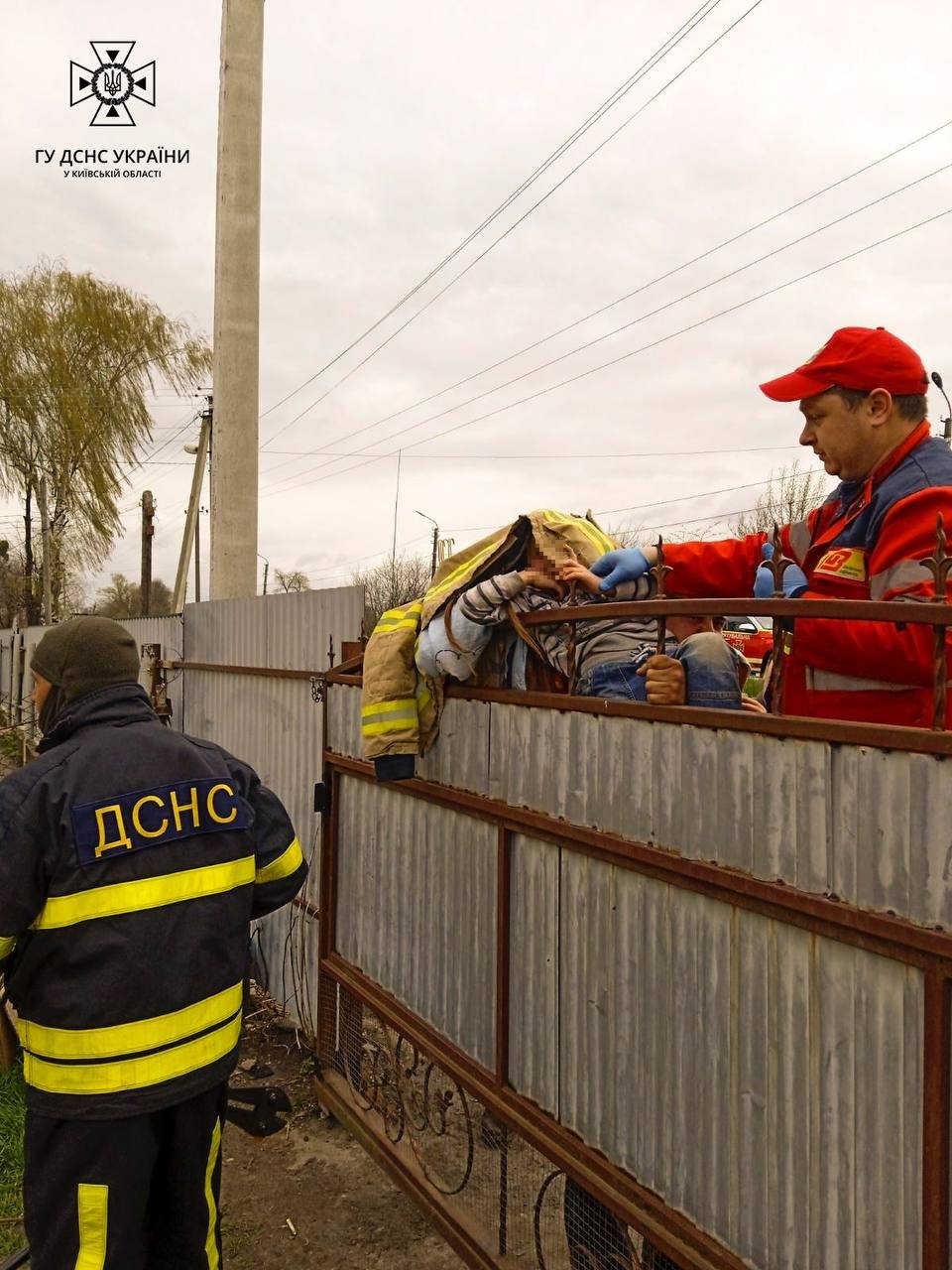 На Київщині дитина наштрикнулась на паркан 1