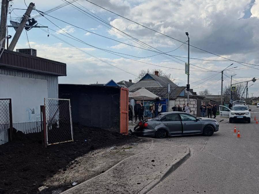 На Київщині КАМАЗ влаштував ДТП з легковиками Acura та Volkswagen 2