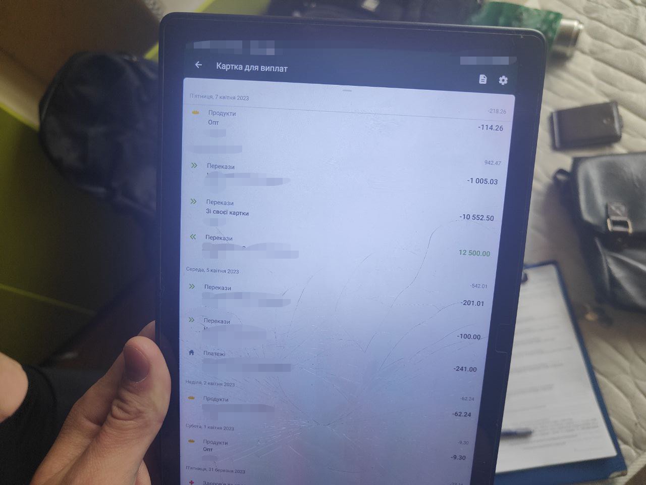 У Києві чоловік під видом менеджера популярного інтернет-військоргу ошукував військових 1