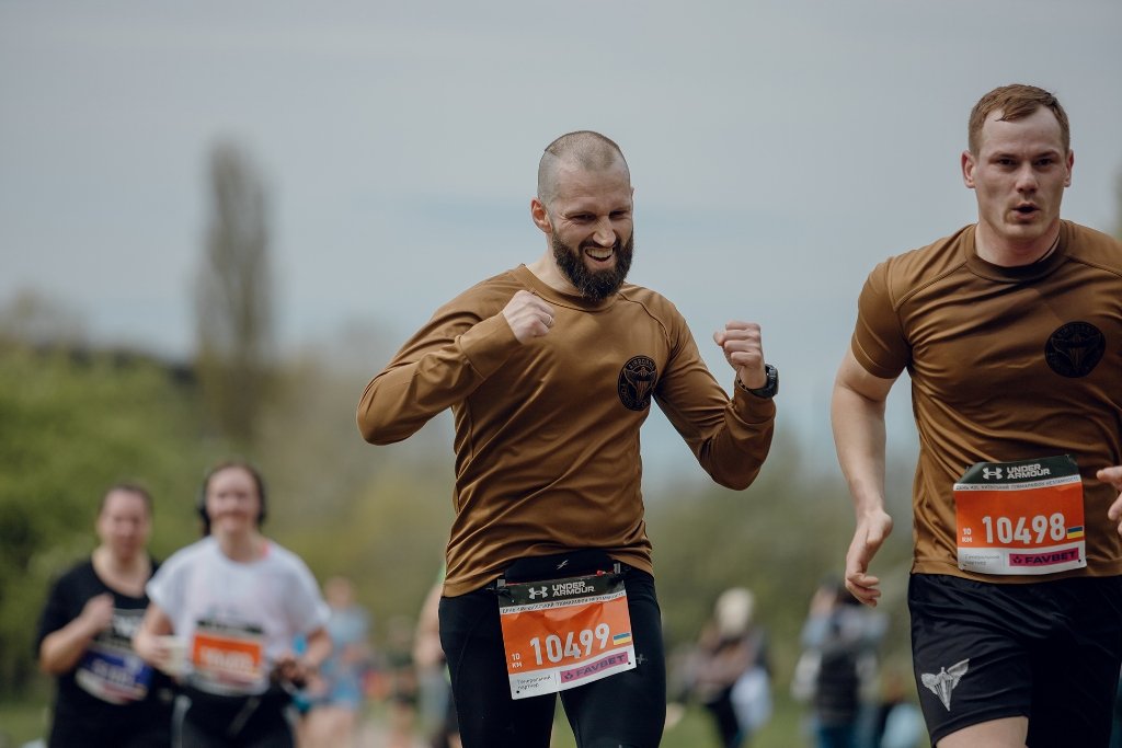 Київський півмарафон незламності: 2000 бігунів зібрали понад 400 тисяч гривень для Медичного батальйону “Госпітальєри” 1