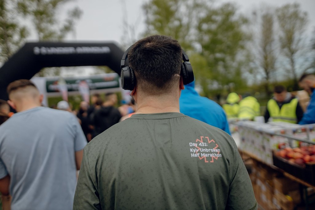 Київський півмарафон незламності: 2000 бігунів зібрали понад 400 тисяч гривень для Медичного батальйону “Госпітальєри” 10