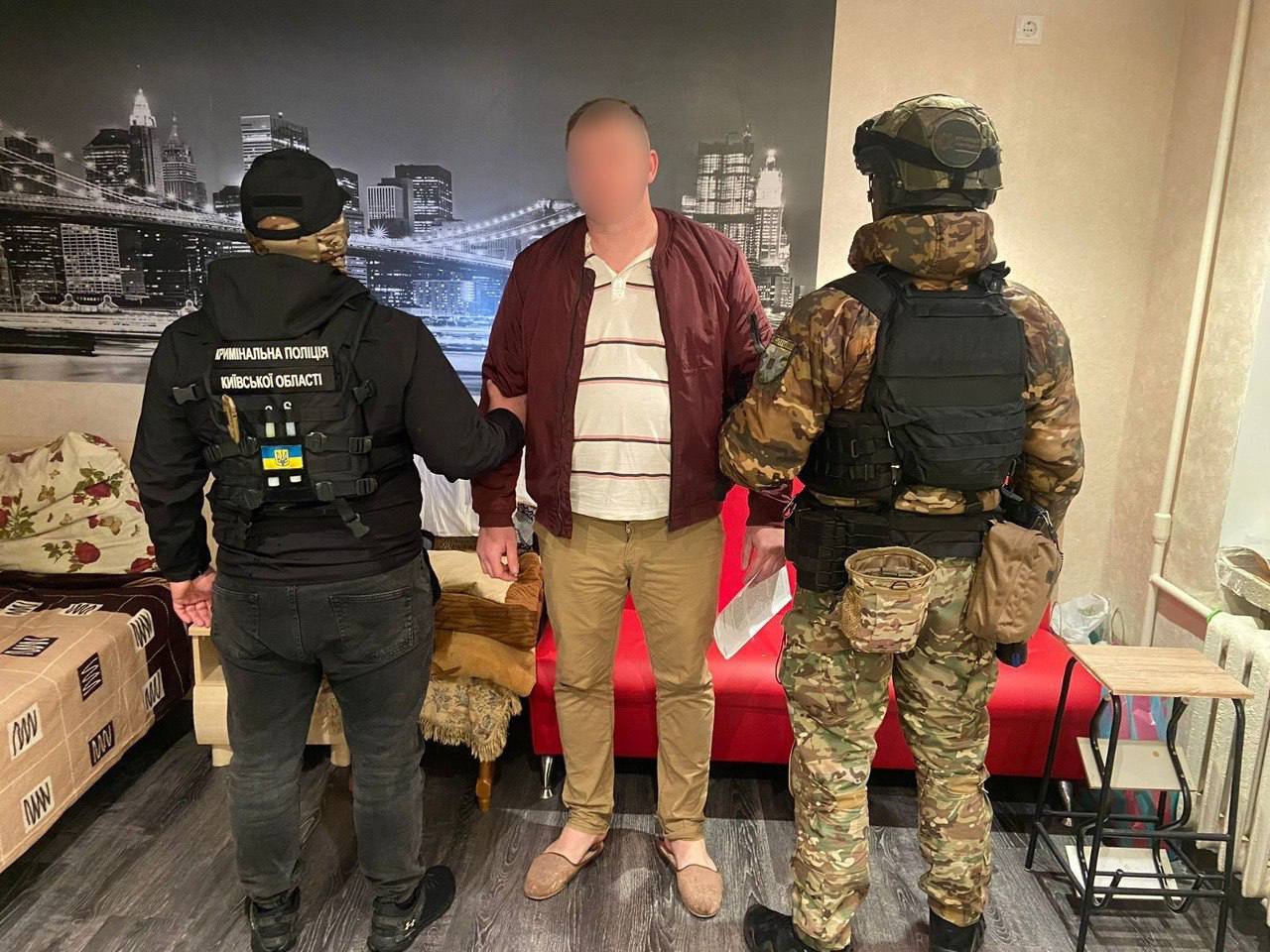 На Київщині чоловік вербував та переправляв за кордон українок в сексуальне рабство 1