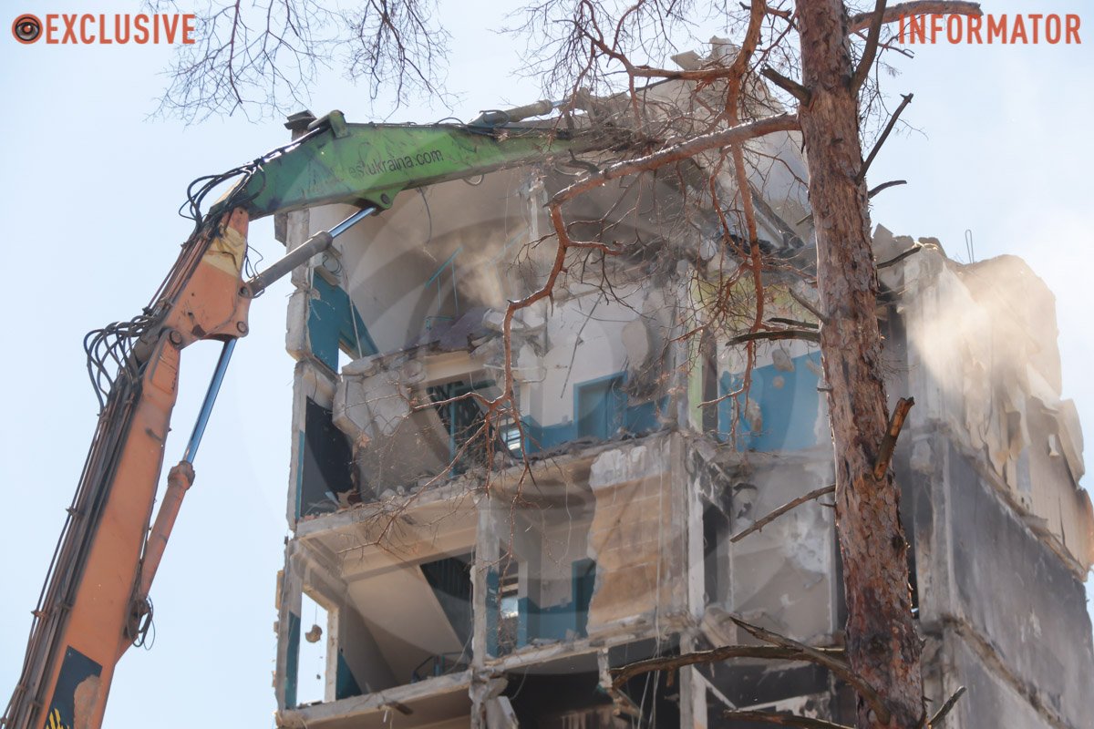 В Ірпені зносять будинок з малюнком Бенксі: як виглядає місце зараз 11