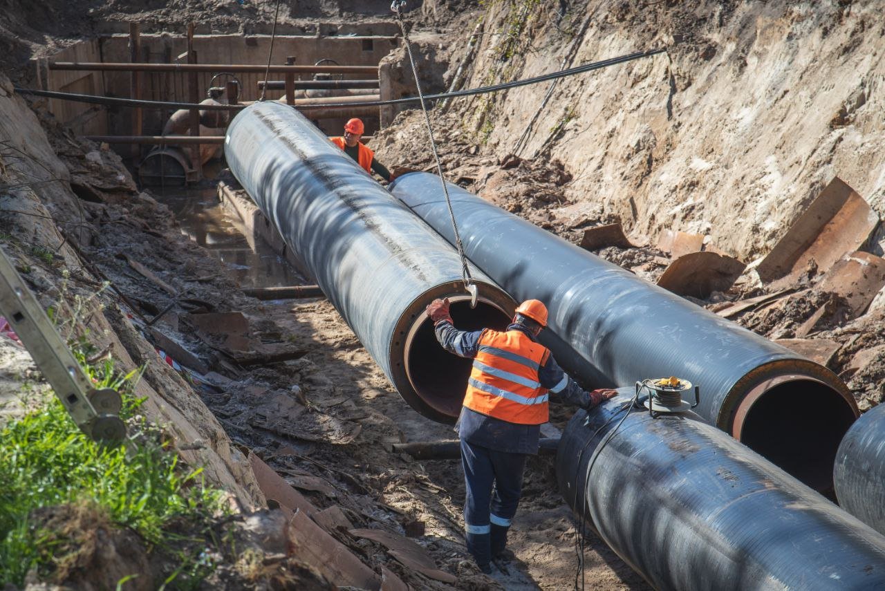 У Києві на Південній Борщагівці перекопали вулиці та двори: що сталось 3