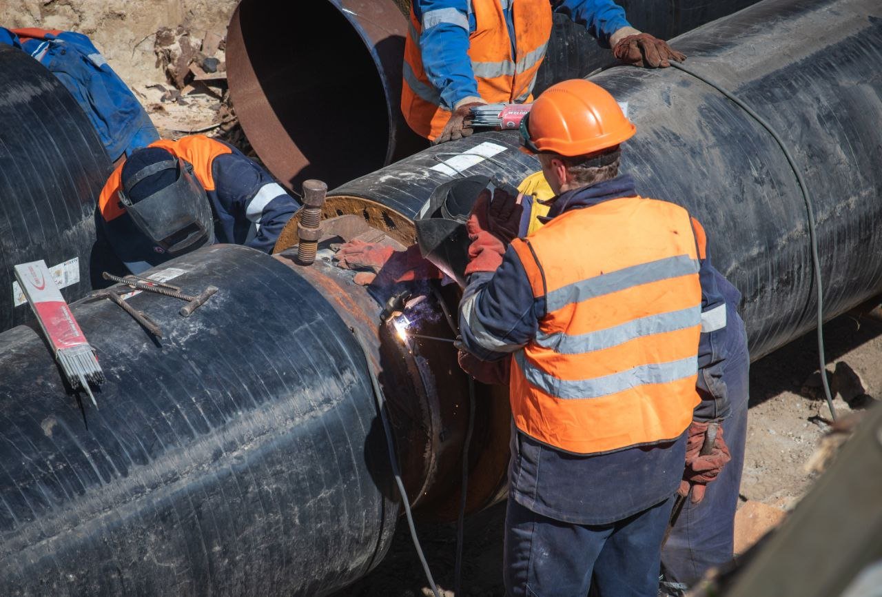 У Києві на Південній Борщагівці перекопали вулиці та двори: що сталось 5
