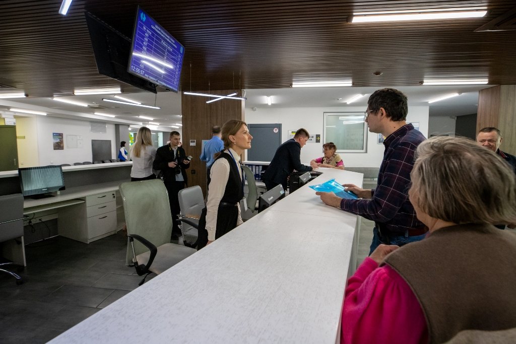 У Святошинському районі Києві відкрили новий підрозділ ЦНАП: як виглядає і які послуги надає 10