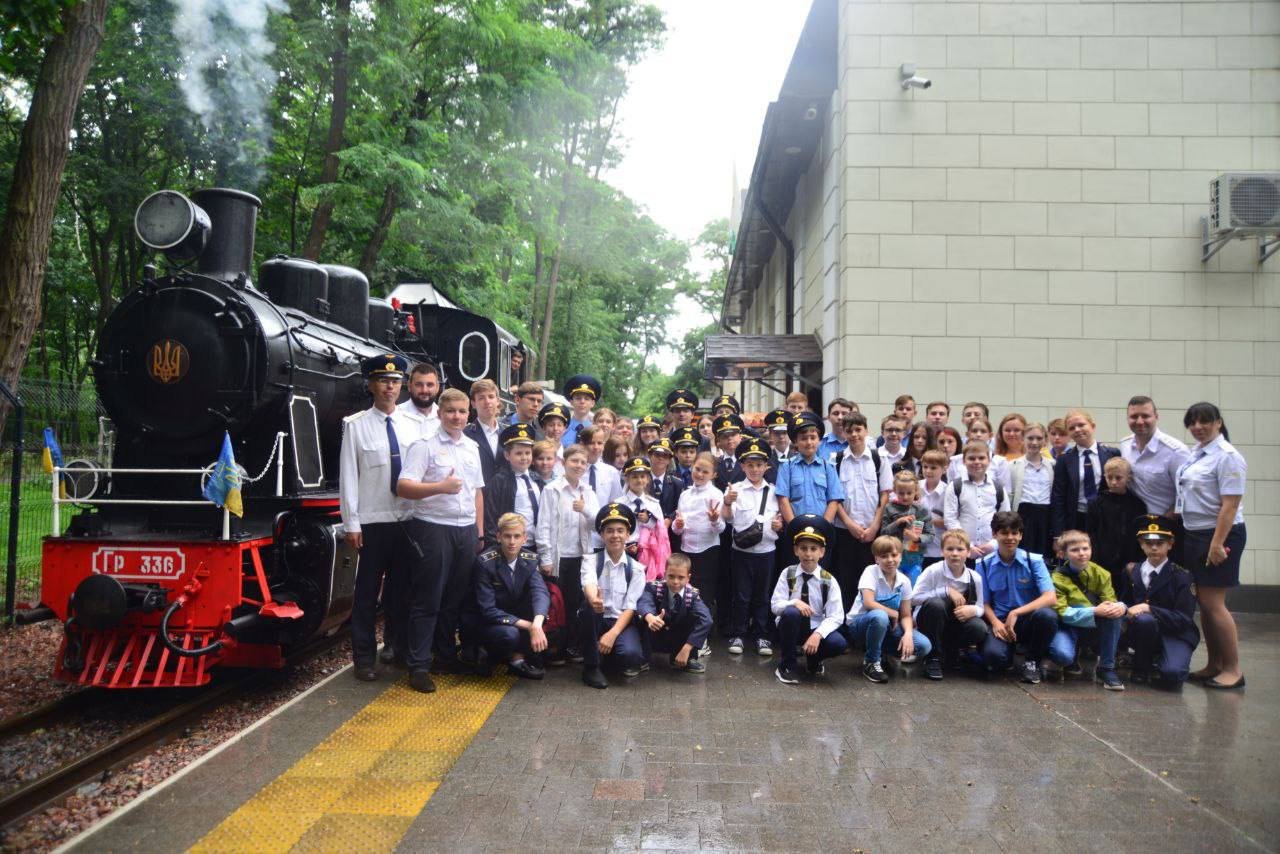 У Києві на дитячій залізниці курсує старовинний паровоз 2