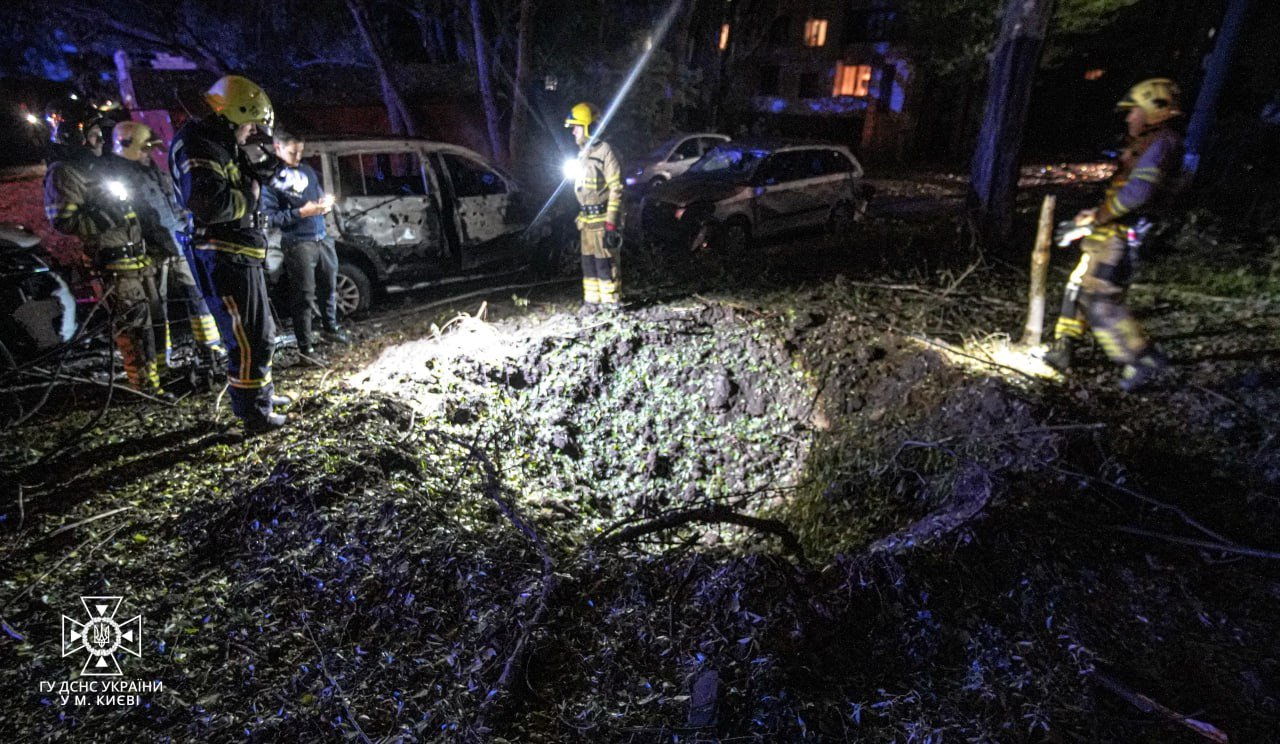 У Києві через атаку дронів стались пожежі у Соломʼянському, Святошинському та Голосіївському районах: постраждали люди 3