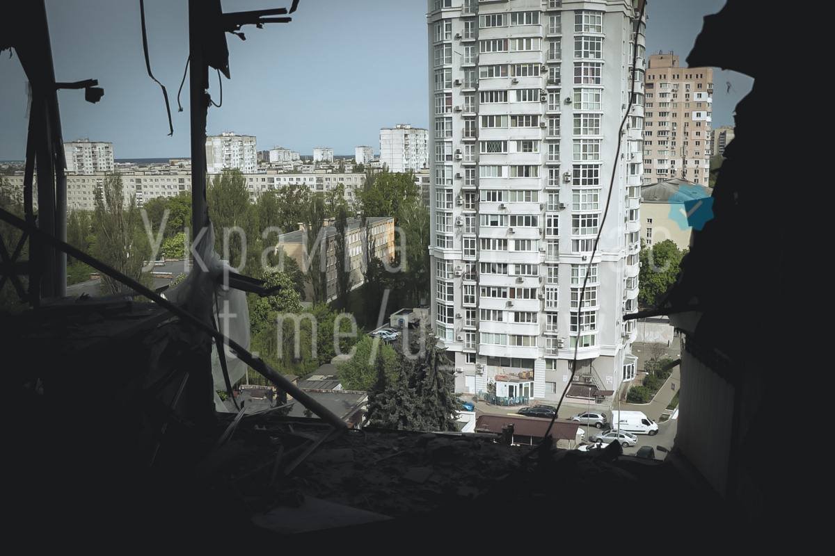 Як виглядає зсередини квартира в Святошинському районі, в яку влучив уламок дрону 8 травня 2