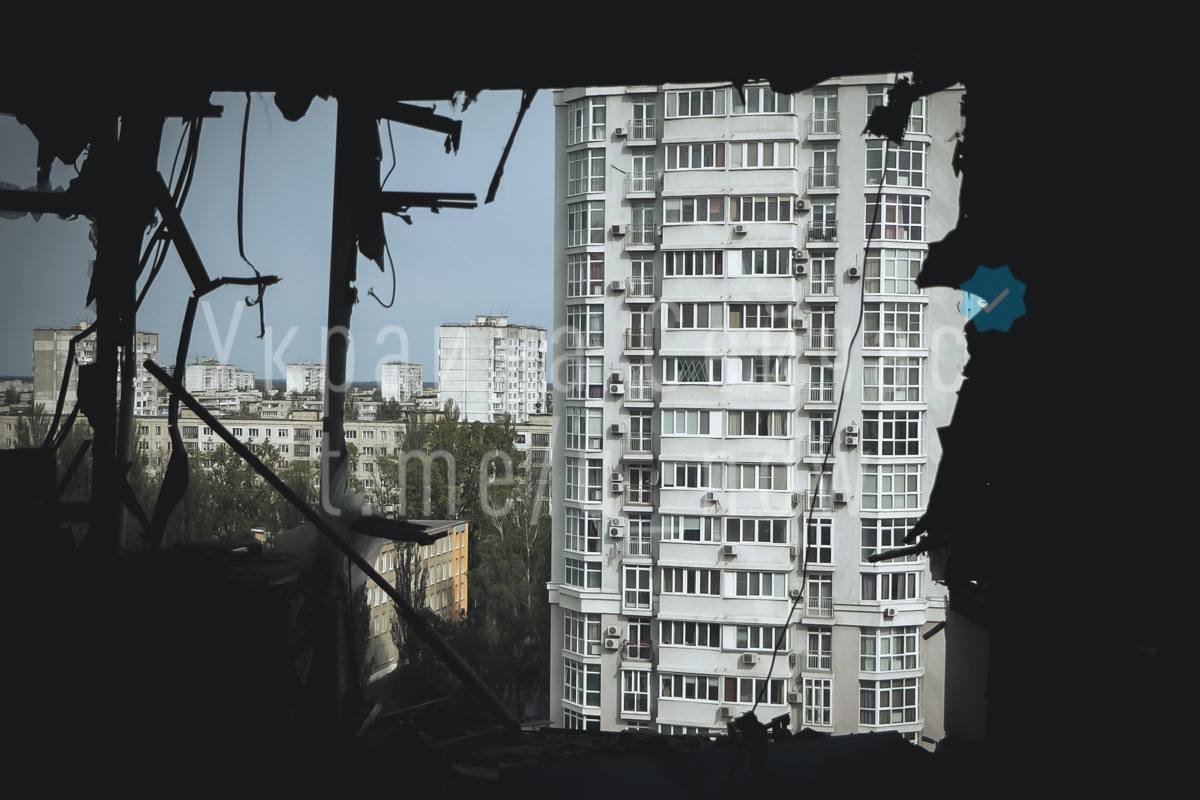 Як виглядає зсередини квартира в Святошинському районі, в яку влучив уламок дрону 8 травня 6