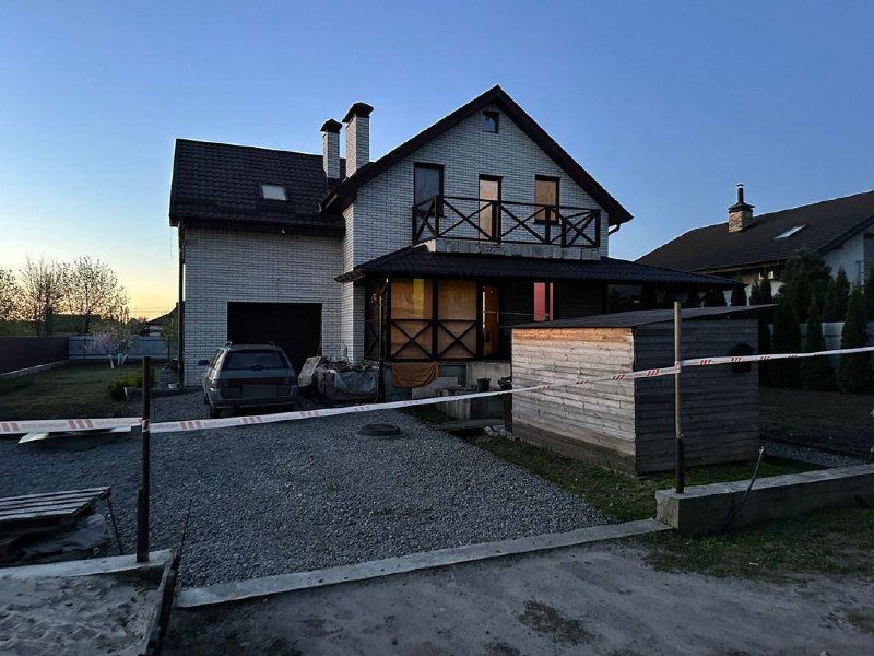 Зарізав неповнолітню доньку, катував газом маленького сина: на Київщині чоловік намагався помститись дружині 3