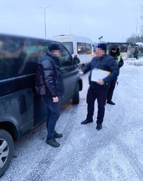 У Києві судитимуть чоловіка за продаж військової гуманітарки 1