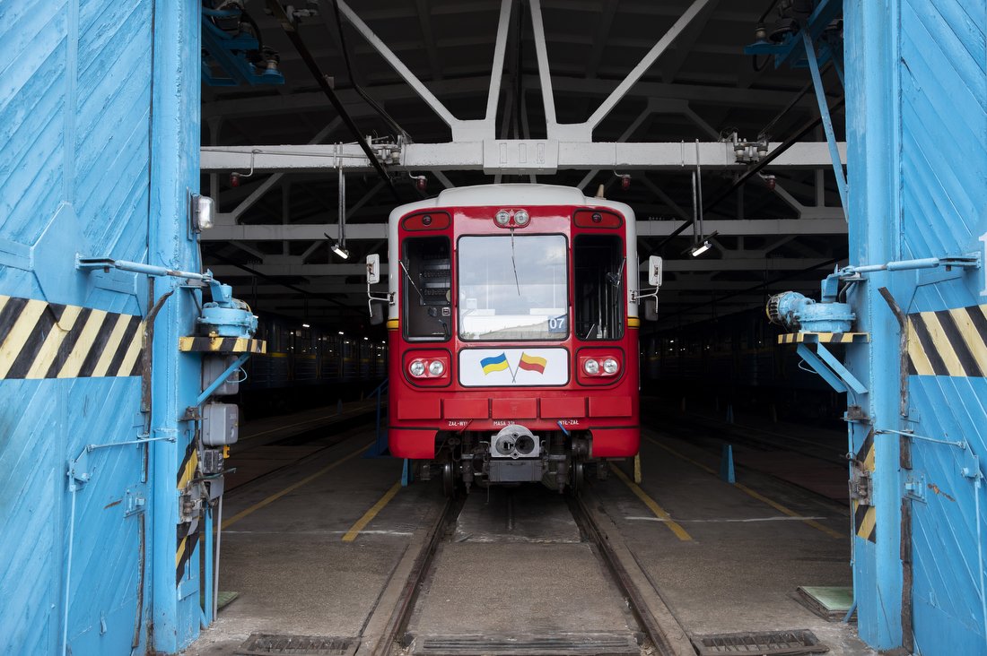 У Києві перевірили першу партію ваногів метро з Варшави: як виглядають 4