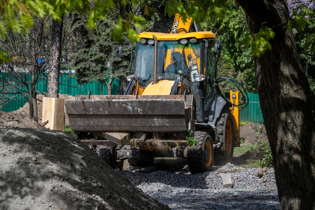 Київ - місто парків: біля метро «Шулявська» замість МАФів будують сквер 3