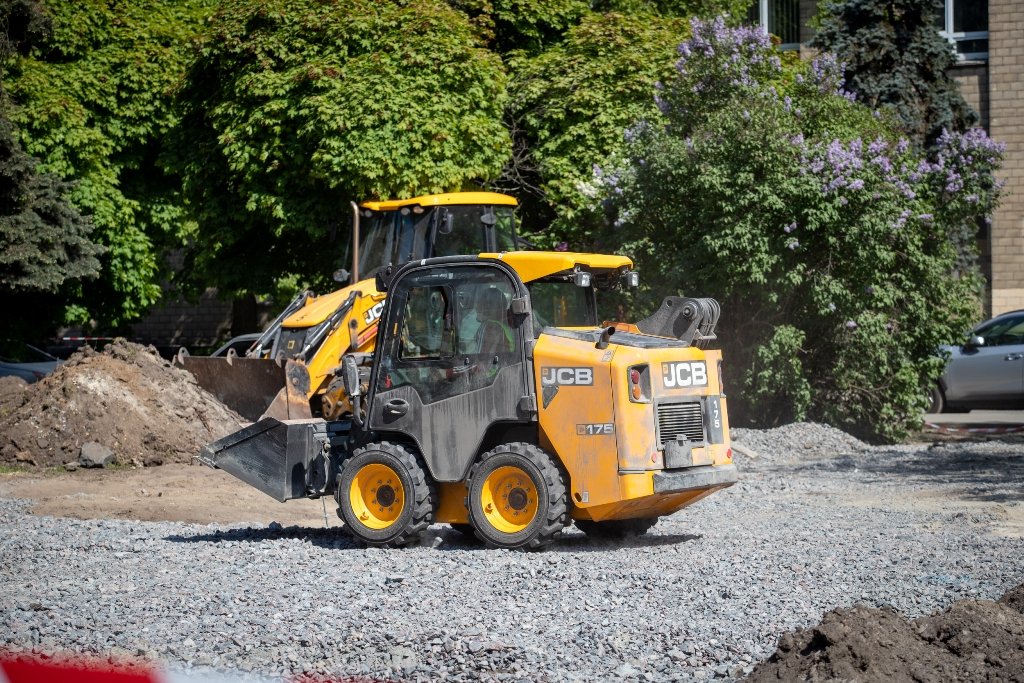 Київ - місто парків: біля метро «Шулявська» замість МАФів будують сквер 5