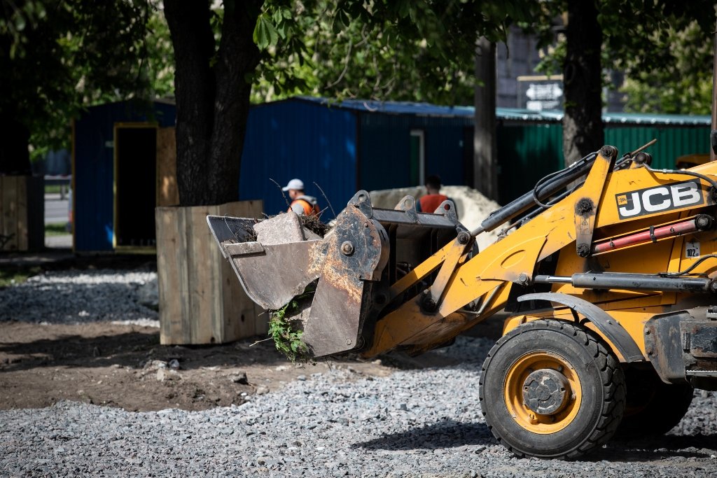 Київ - місто парків: біля метро «Шулявська» замість МАФів будують сквер 7