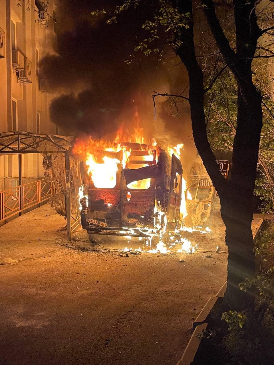 У Києві вибухнула карета швидкої з жінкою всередині: розпочато слідство 1