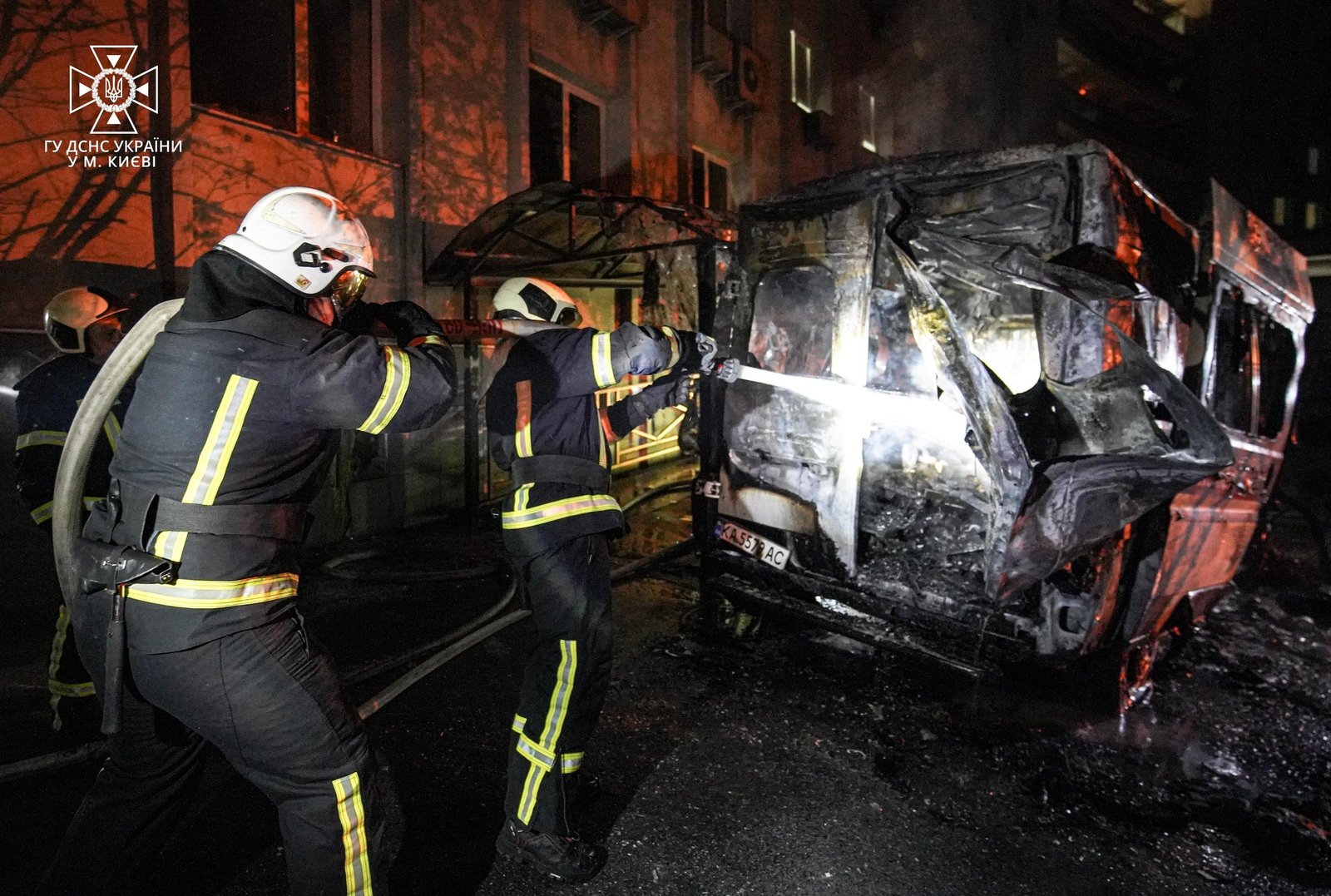 У Києві вибухнула карета швидкої з жінкою всередині: розпочато слідство 3