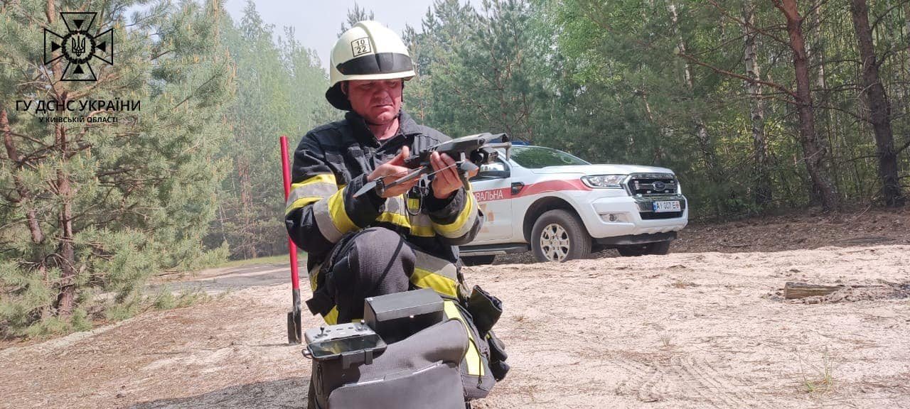 На Київщині масштабна пожежа на території Вишгородського району: що відомо 2