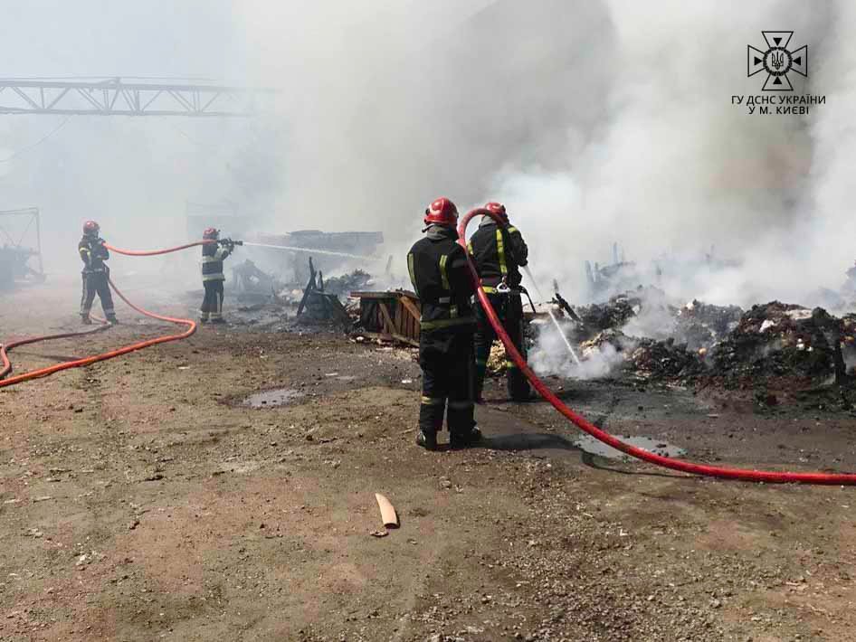 У Києві почались пожежі на сміттєзвалищах: триває надзвичайний рівень небезпеки 3