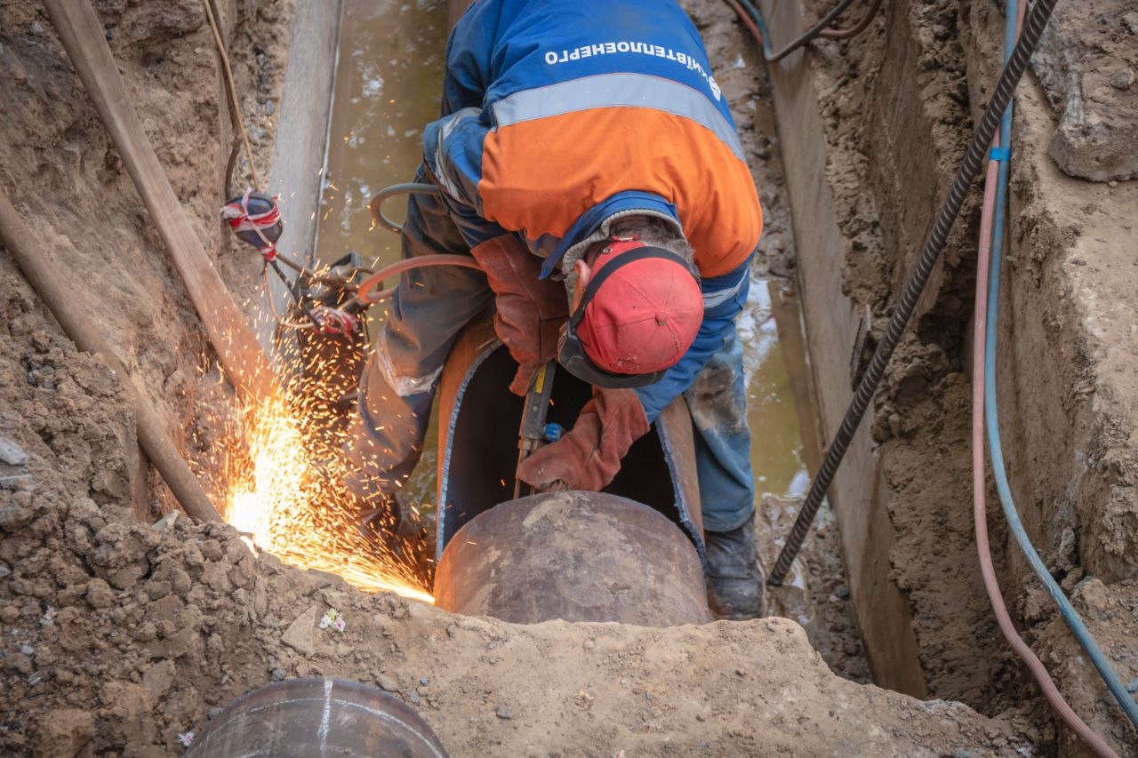 У Києві замінили аварійні магістральні тепломережі у двох районах: де дізнатись про подачу гарячої води 5