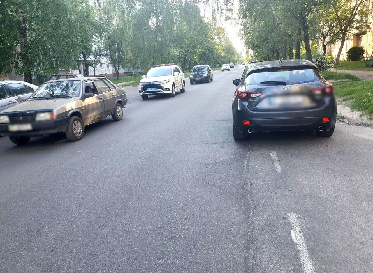 На Київщині водійка "Mazda" збила двох дітей на пішохідному переході 2