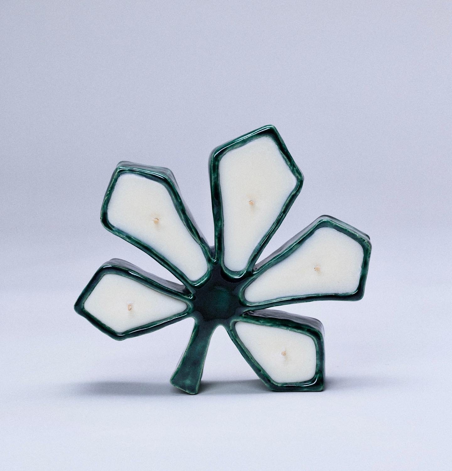 Каштани та Батьківщина-Мати: добірка українських брендів, що створюють речі з київською символікою 1