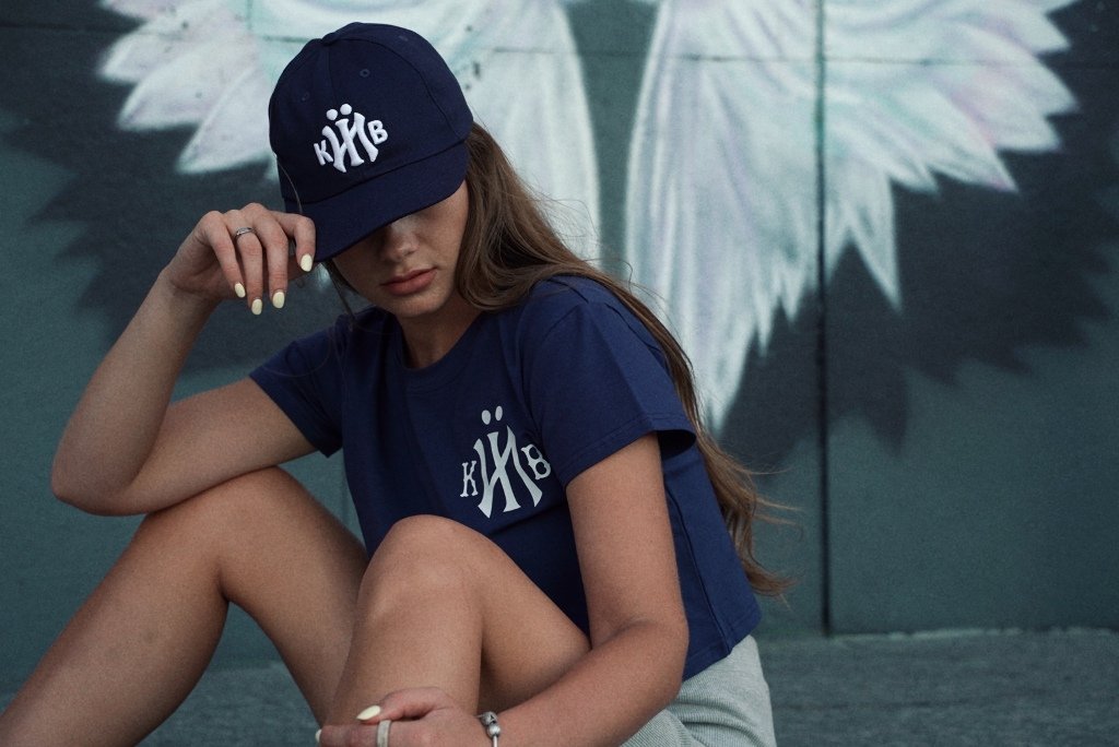 Каштани та Батьківщина-Мати: добірка українських брендів, що створюють речі з київською символікою 8